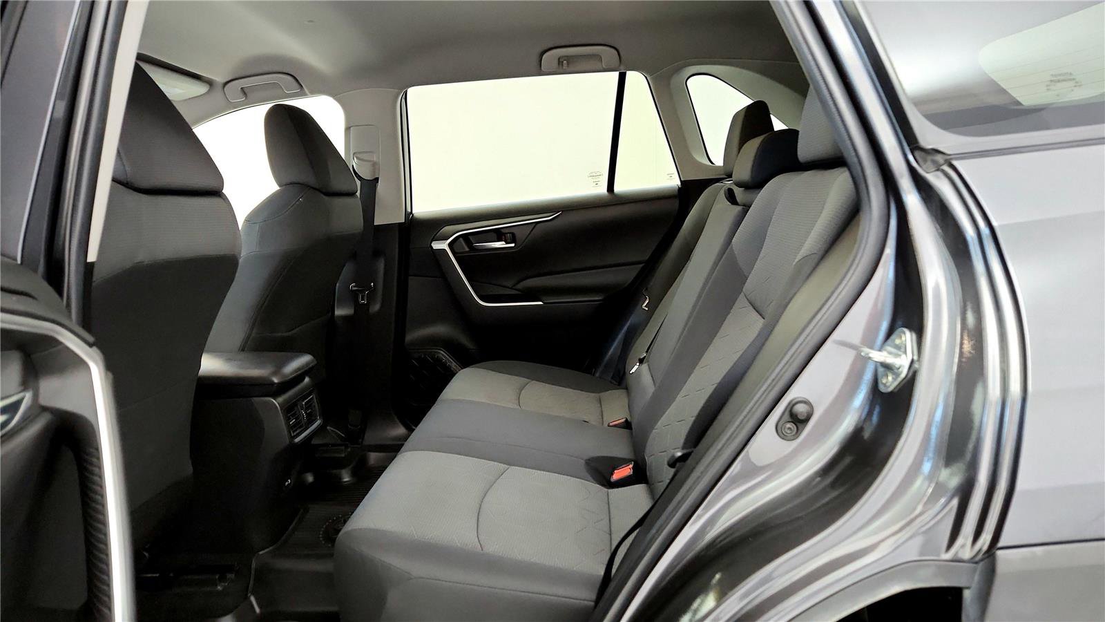 Used 2022 Toyota RAV4 XLE AWD/4WD image 21