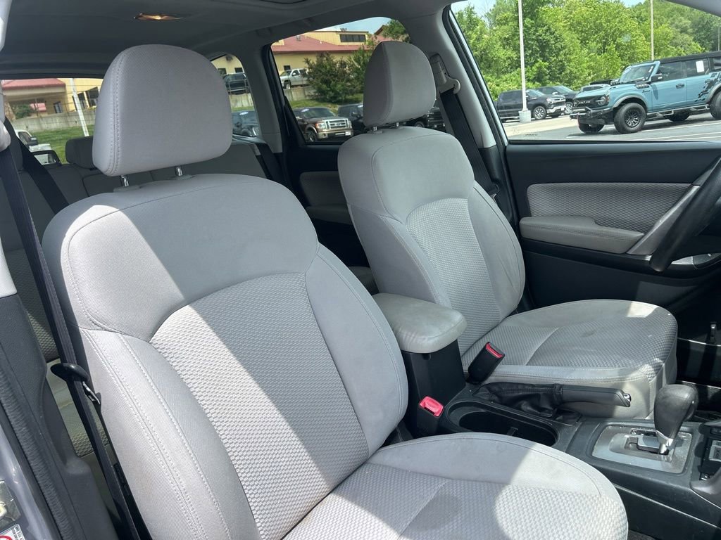 Used 2017 Subaru Forester 2.5i Premium AWD/4WD image 39