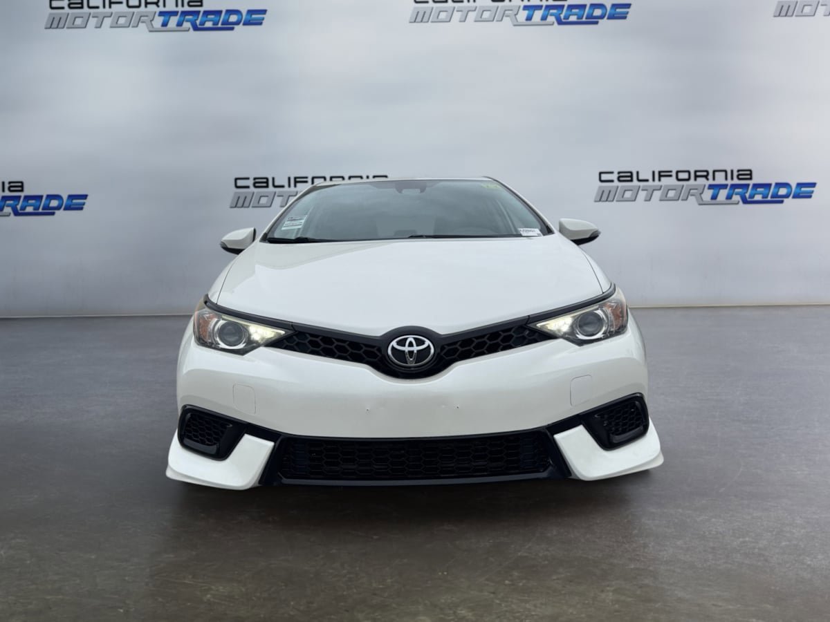Used 2017 Toyota Corolla iM FWD image 2