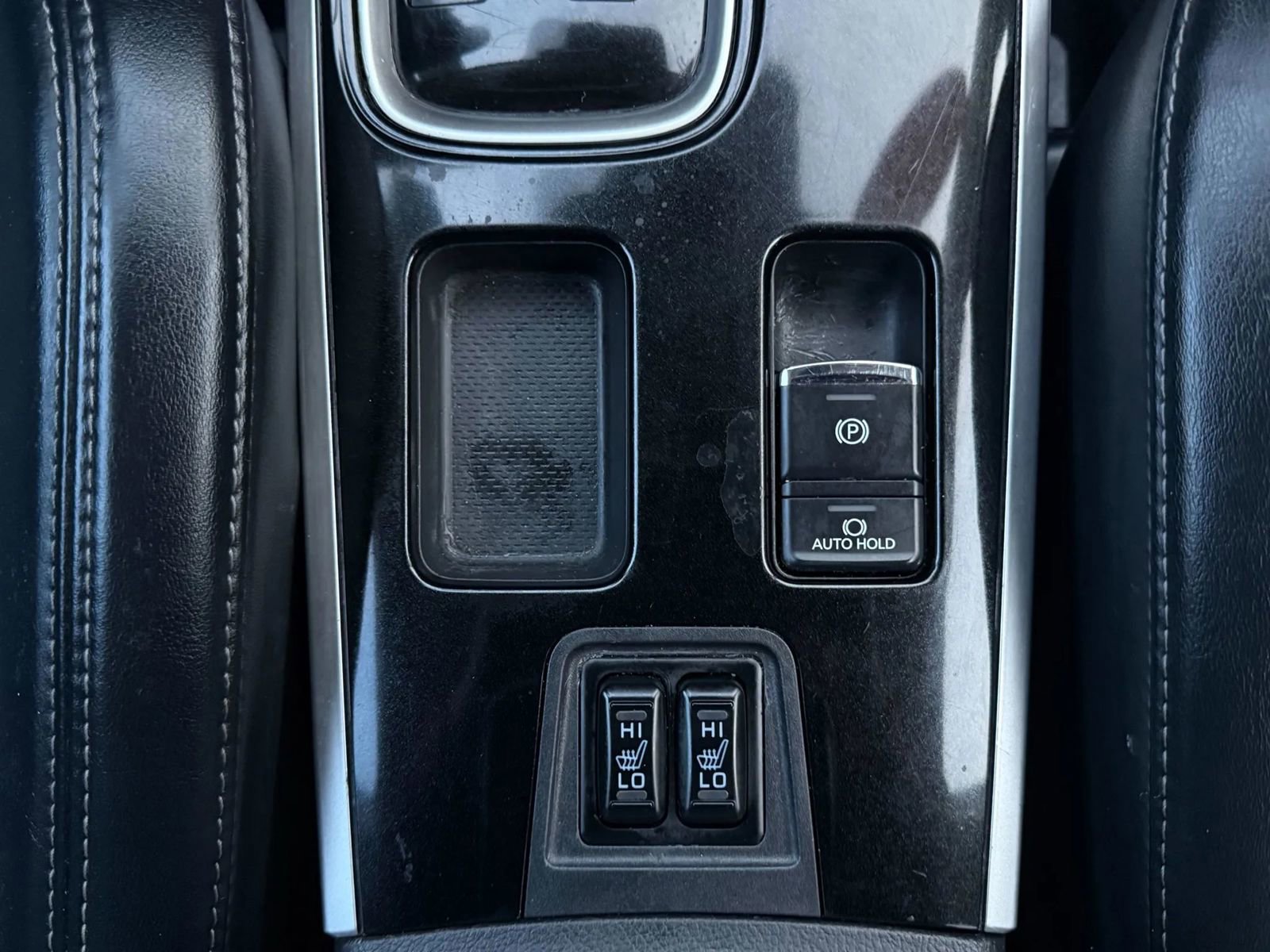 Used 2020 Mitsubishi Outlander SE FWD image 25