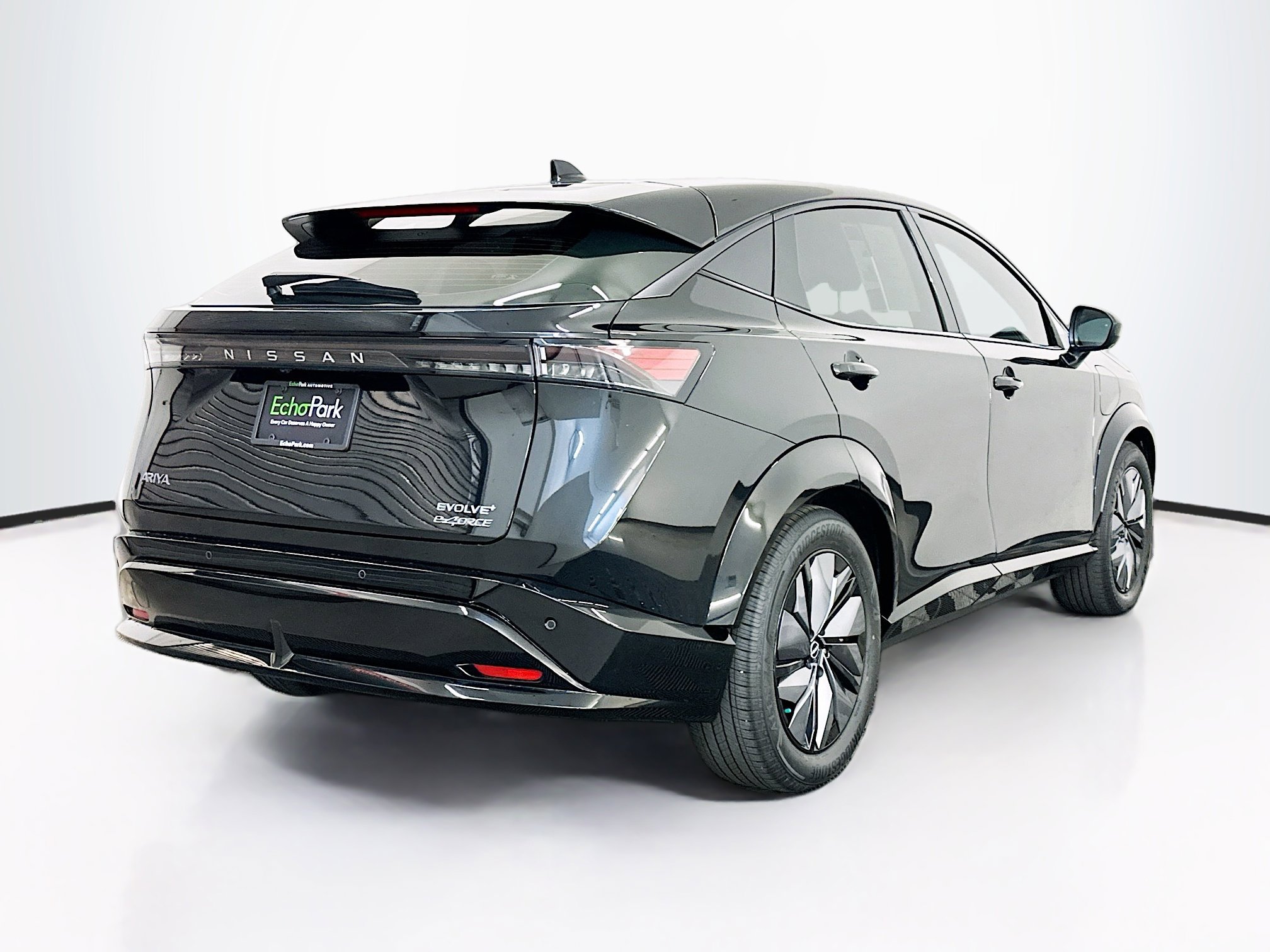 Used 2023 Nissan Ariya AWD image 9