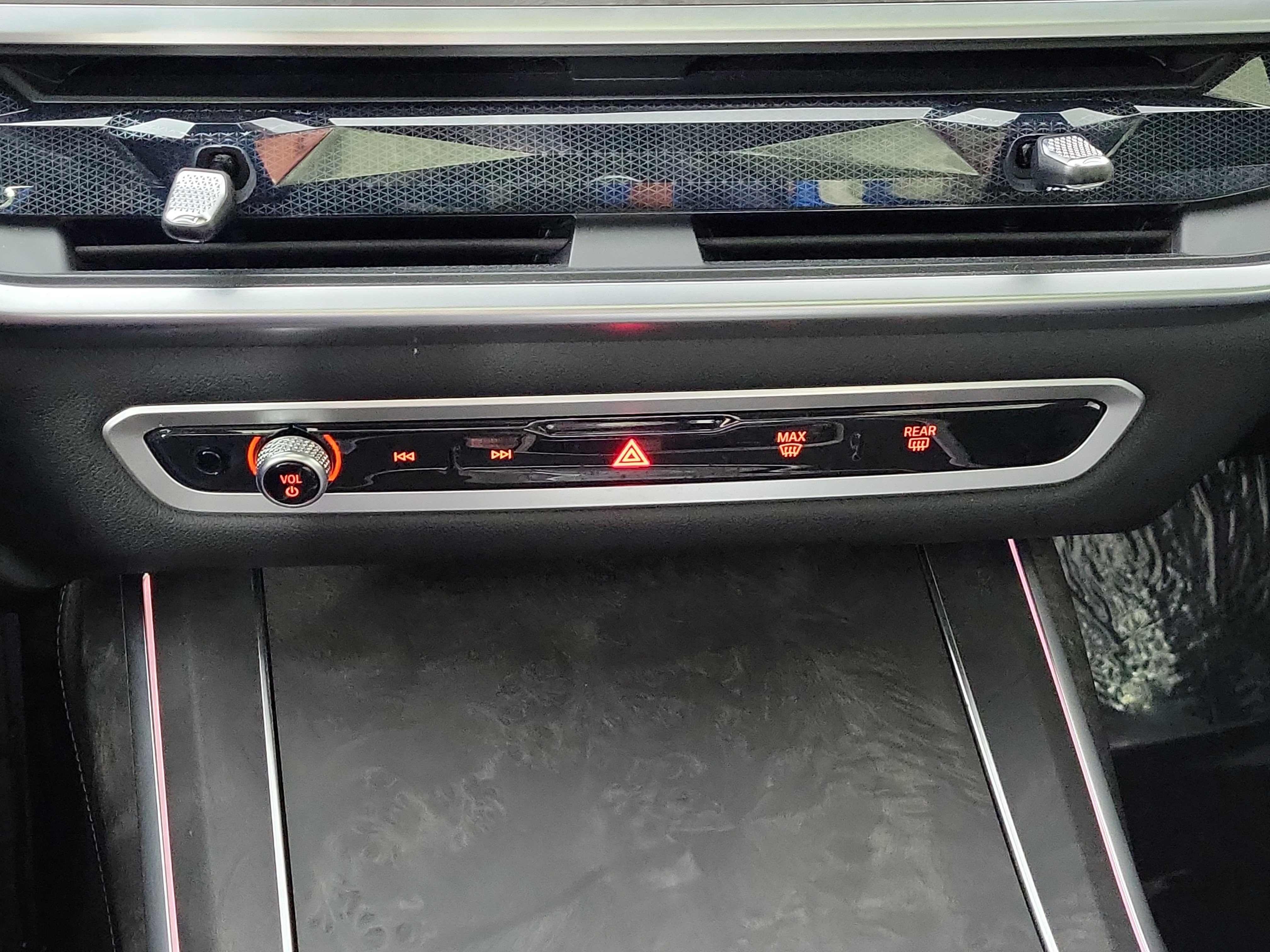 Certified 2025 BMW X7 xDrive40i image 21