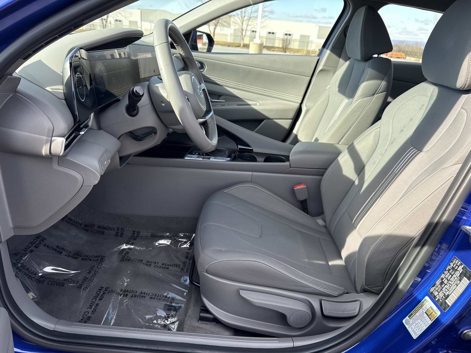 Used 2023 Hyundai Elantra SEL w/ Convenience Package image 22