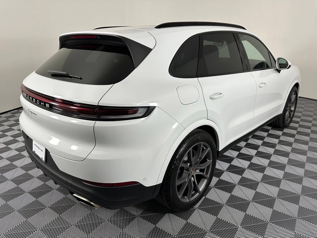 Certified 2025 Porsche Cayenne AWD/4WD image 10