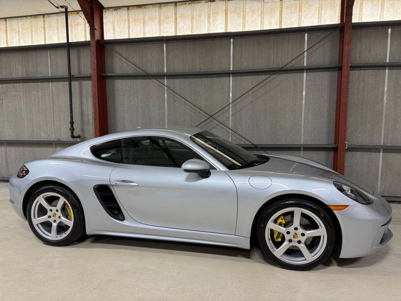 Used 2018 Porsche 718 Cayman Base 2dr Coupe image 33