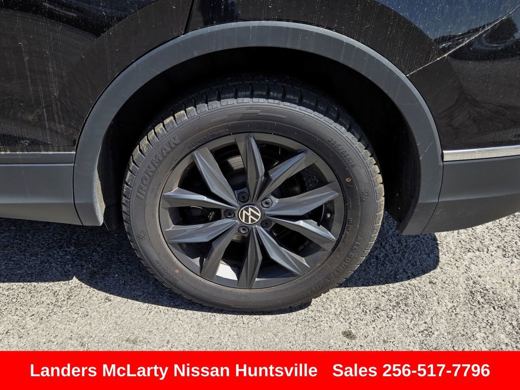 Used 2024 Volkswagen Tiguan SE AWD/4WD image 12