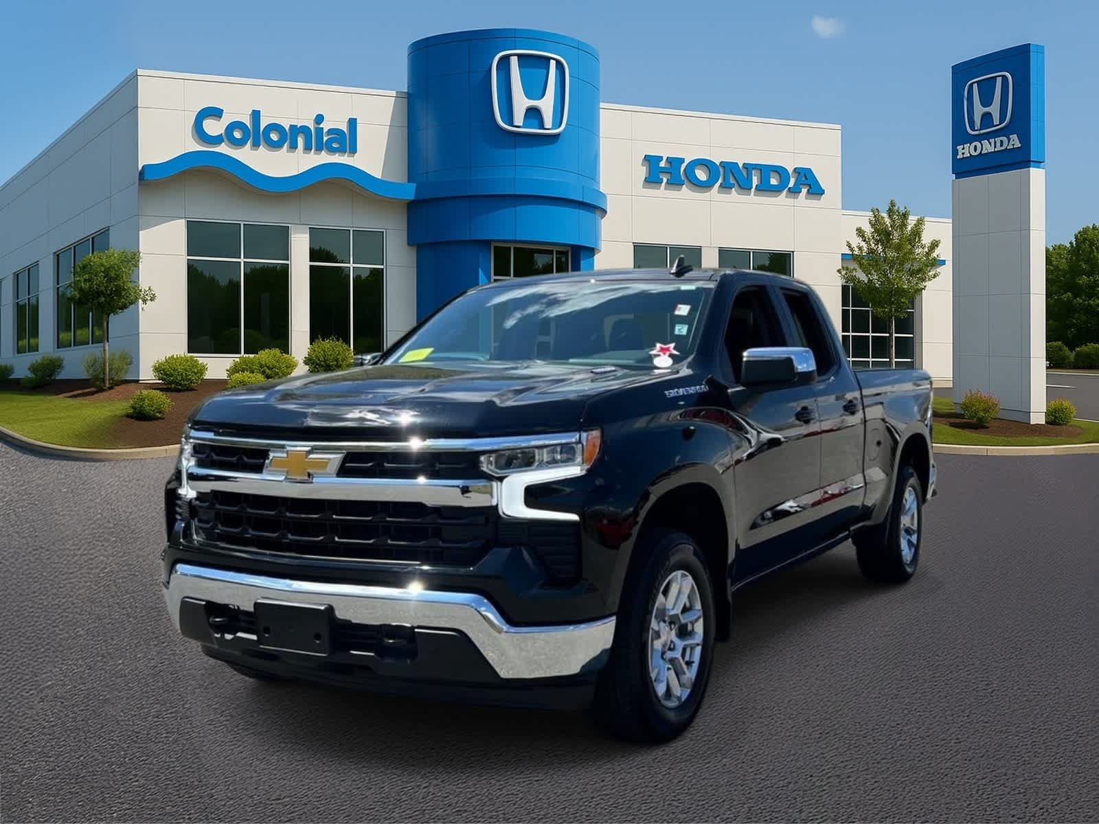Used 2025 Chevrolet Silverado 1500 LT AWD/4WD video 1