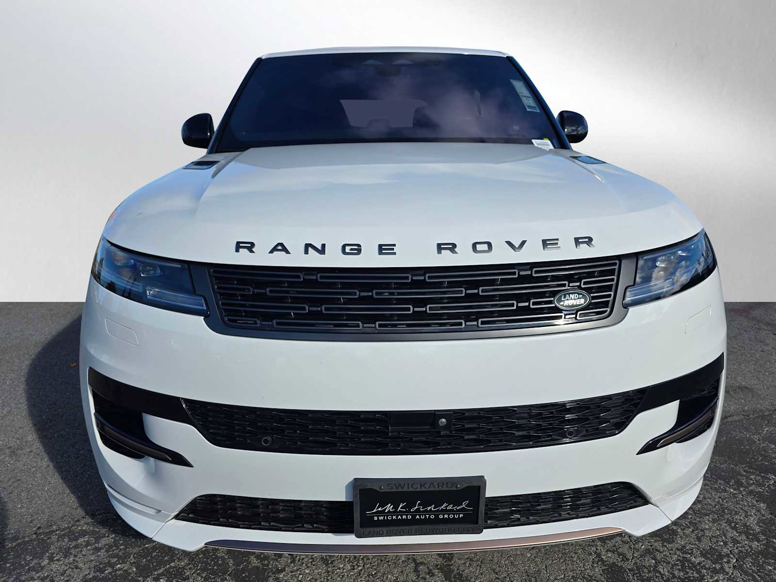 Used 2023 Land Rover Range Rover Sport SE Dynamic image 8