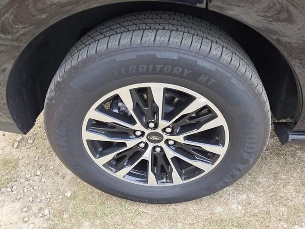 Used 2025 Ford Expedition Platinum AWD/4WD image 15