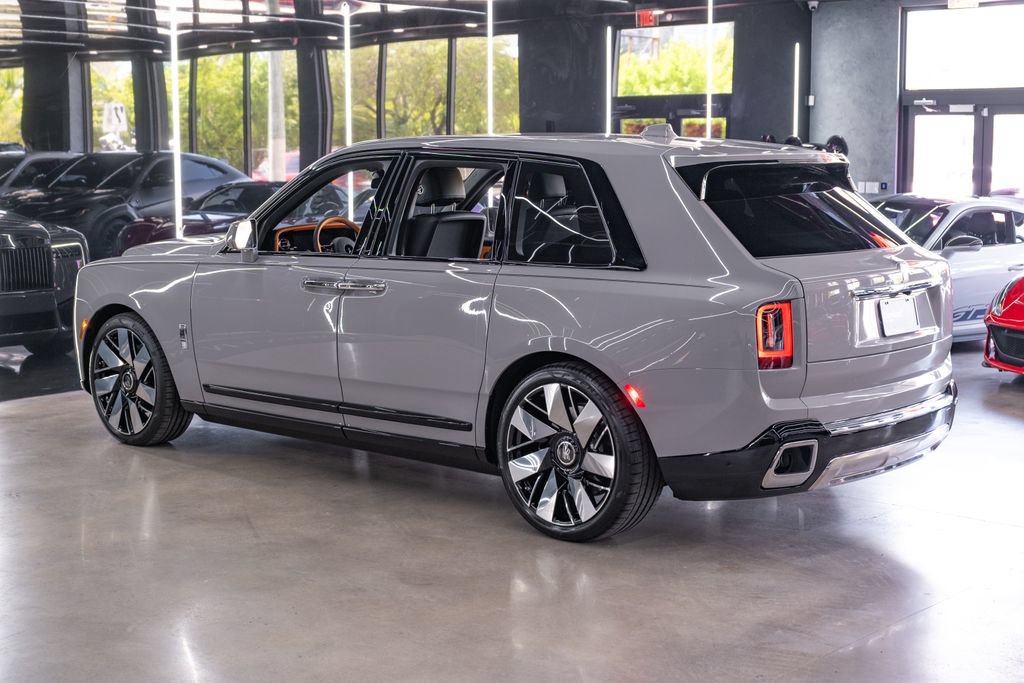 Used 2026 Rolls-Royce Cullinan AWD/4WD image 7