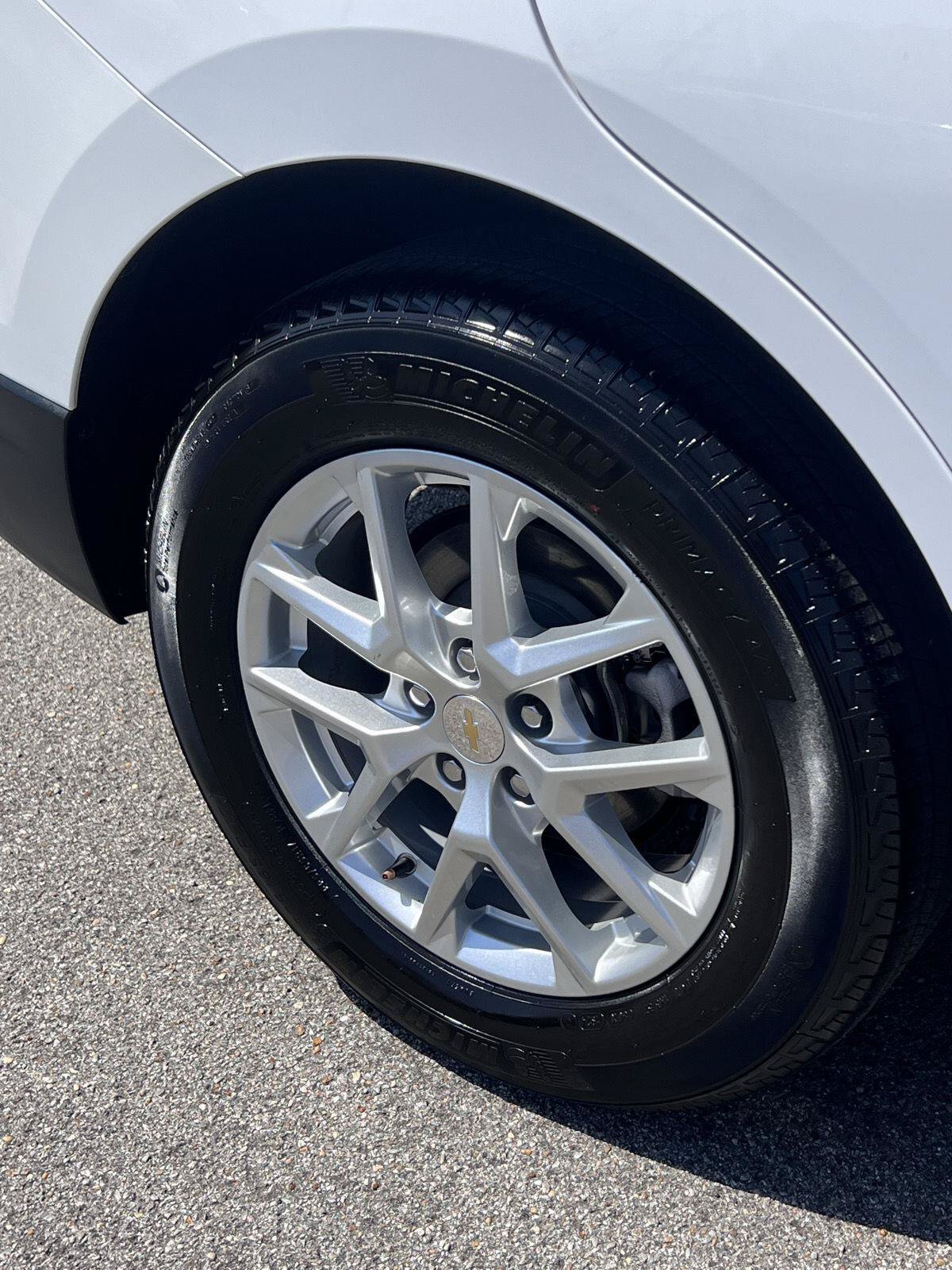 Used 2024 Chevrolet Equinox LT FWD image 37