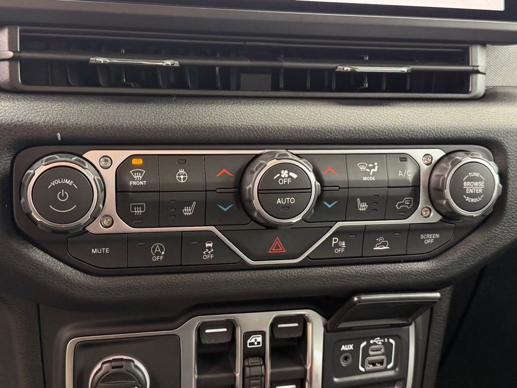 New 2026 Jeep Gladiator Sport AWD/4WD image 19