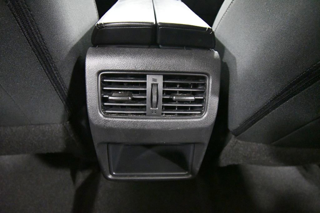 Used 2024 Nissan Rogue S AWD/4WD image 16