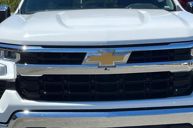 Used 2025 Chevrolet Silverado 1500 LT RWD image 7