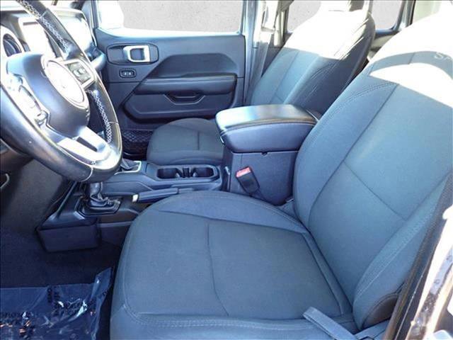 Used 2019 Jeep Wrangler Unlimited Sahara image 11