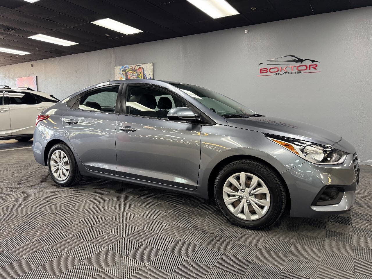 Used 2020 Hyundai Accent SE image 2