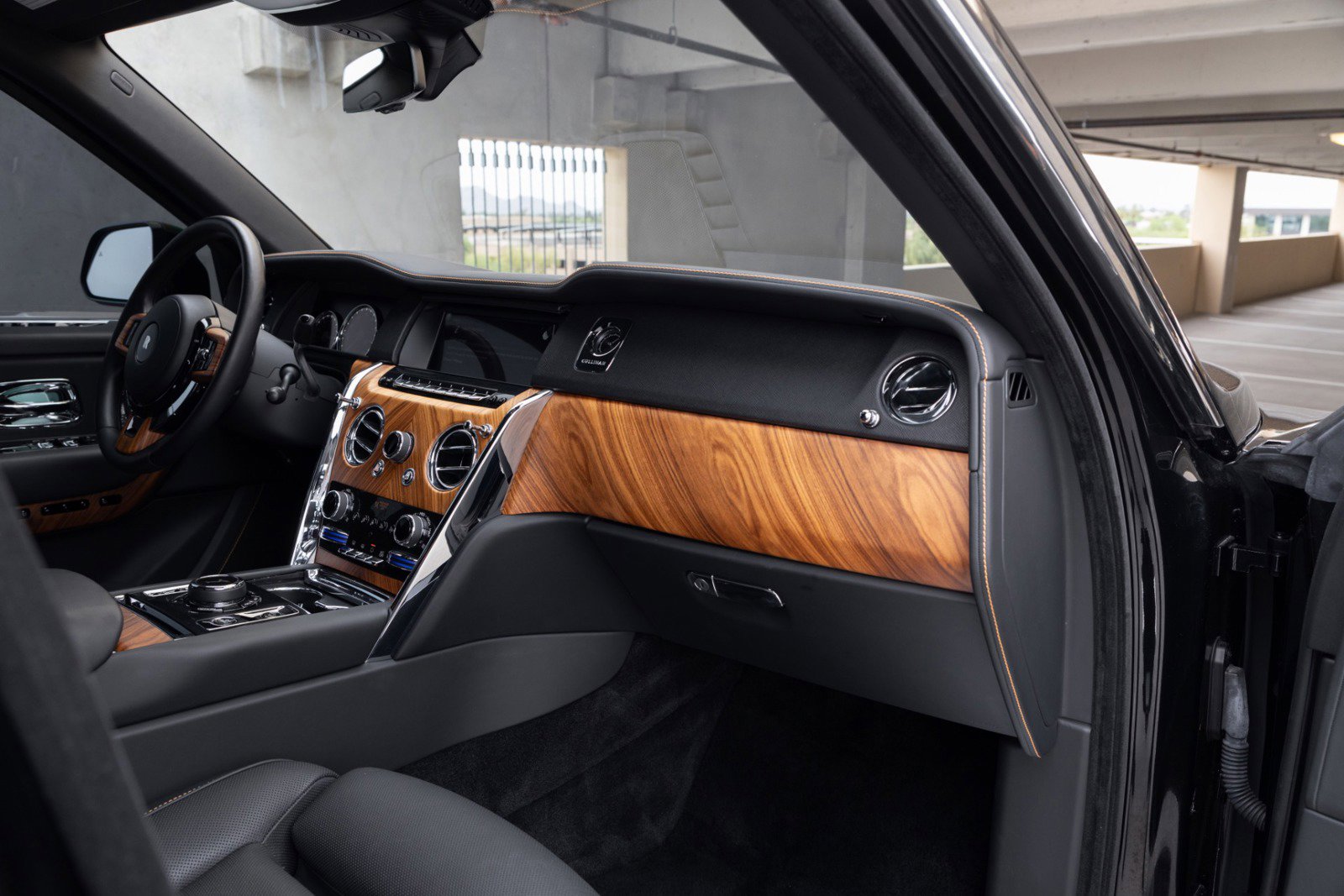 Used 2021 Rolls-Royce Cullinan image 43