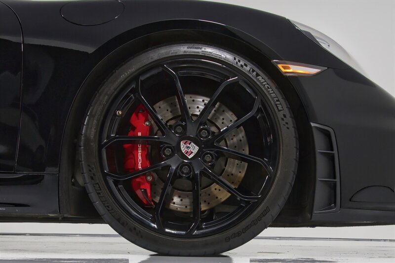 Used 2021 Porsche 718 Boxster Spyder RWD image 19