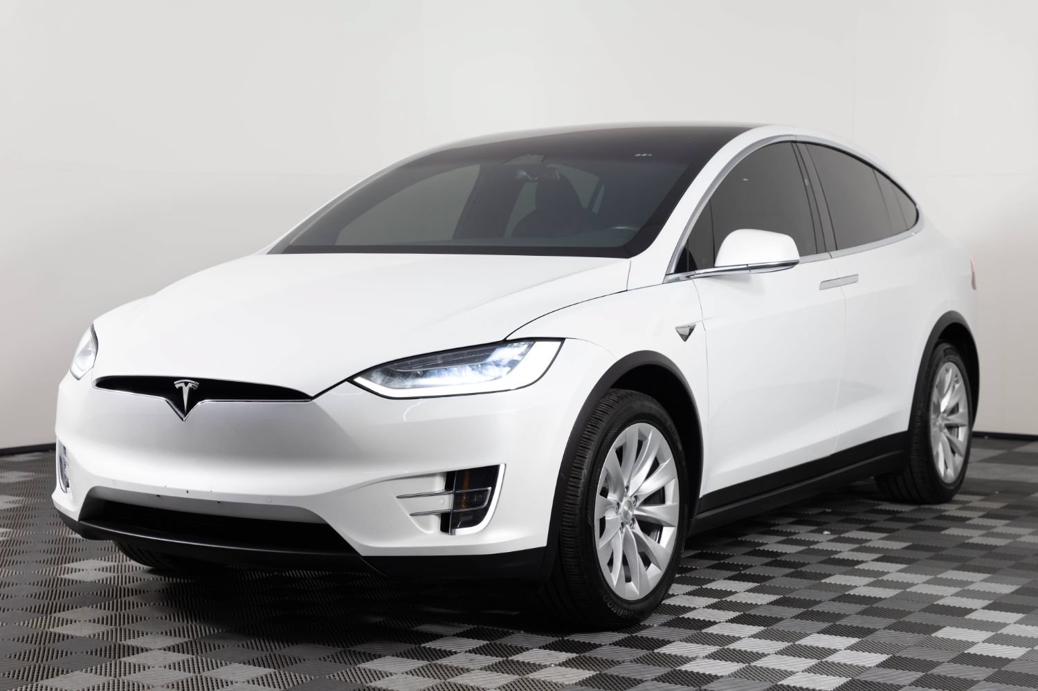 Used 2021 Tesla Model X Long Range AWD/4WD image 2