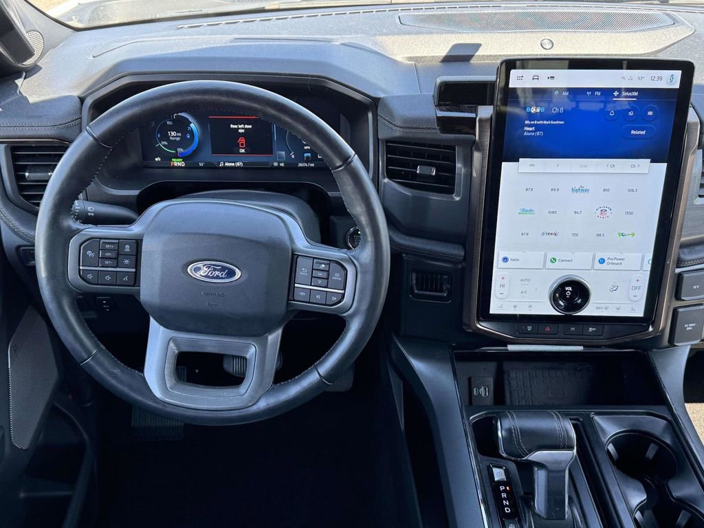 Used 2022 Ford F150 Lightning Lariat image 28