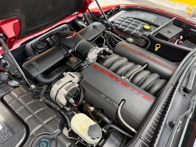 Used 2000 Chevrolet Corvette Coupe w/ Performance Handling Pkg RWD image 17