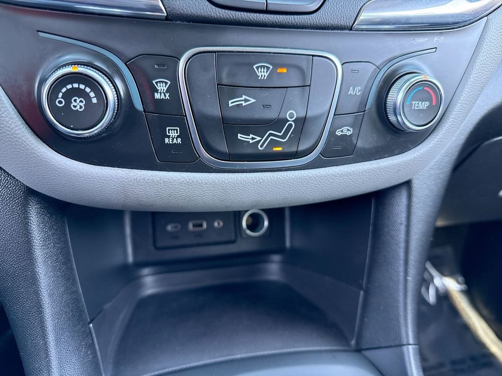 Used 2022 Chevrolet Equinox LS w/ LS Convenience Package FWD image 19