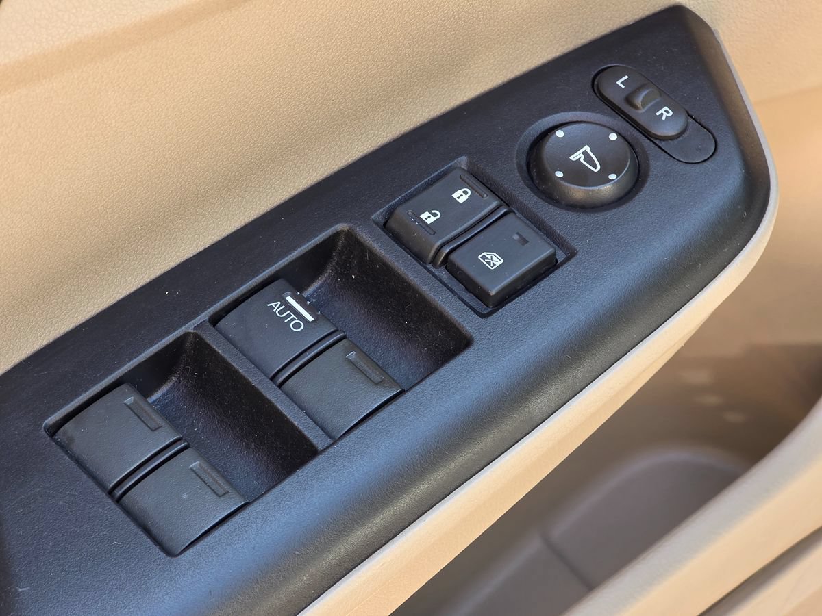 Used 2015 Honda Civic SE image 25