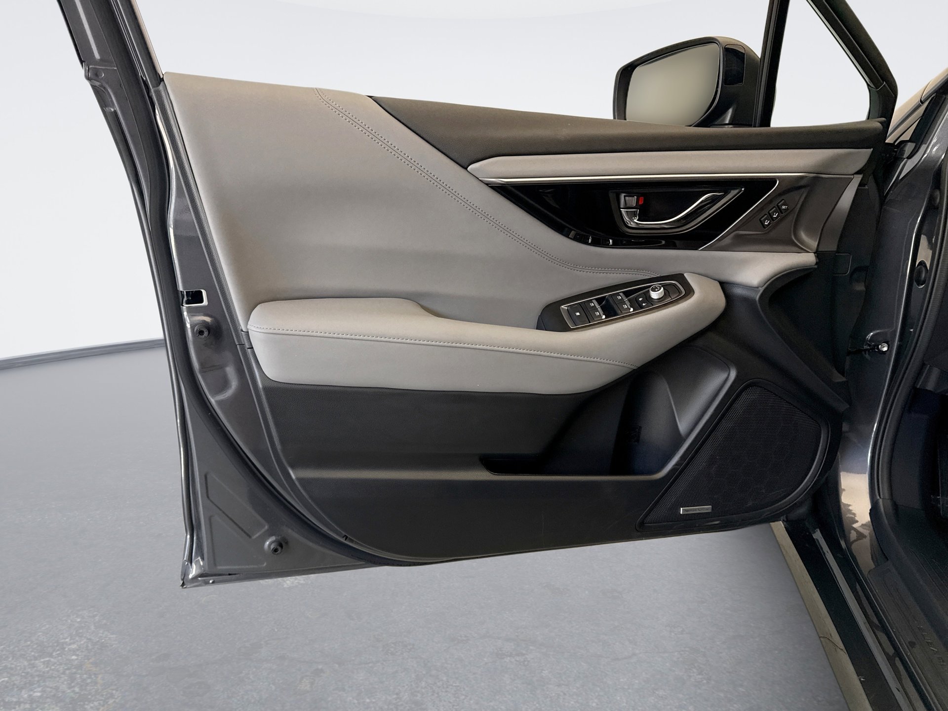 Used 2025 Subaru Legacy Limited image 9