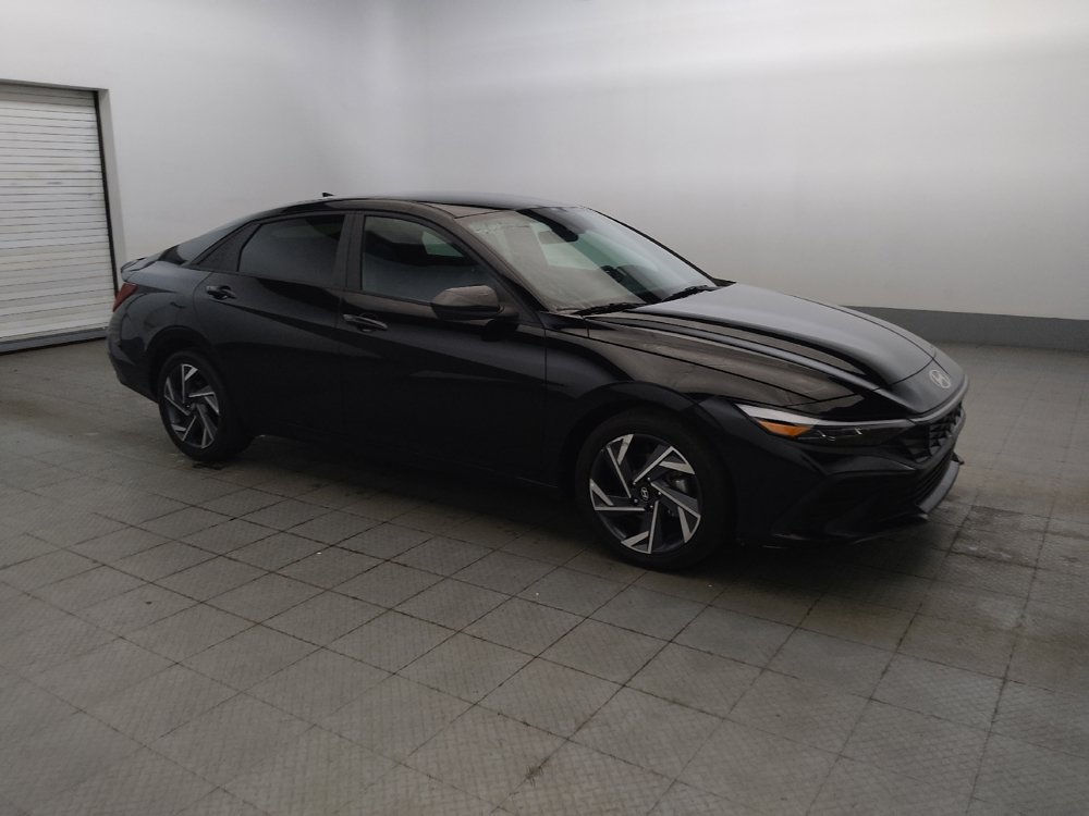 Used 2025 Hyundai Elantra Sport FWD image 11
