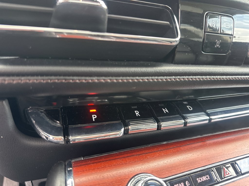 Used 2023 Lincoln Aviator Reserve AWD/4WD image 24