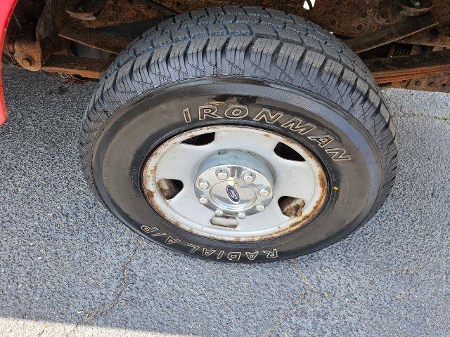 Used 2005 Ford F250 XL RWD image 26