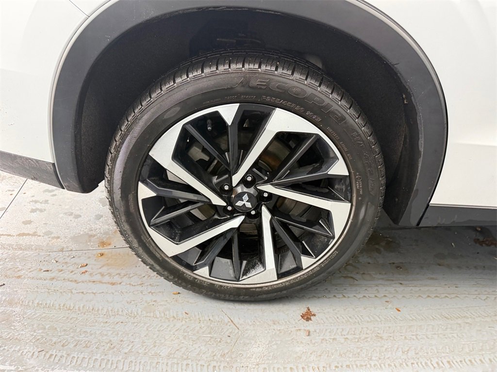 Used 2024 Mitsubishi Outlander SE image 38