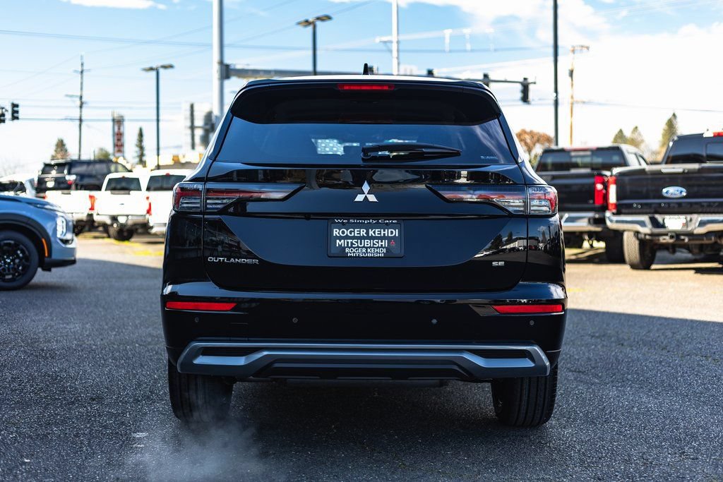 New 2026 Mitsubishi Outlander SE AWD/4WD image 10
