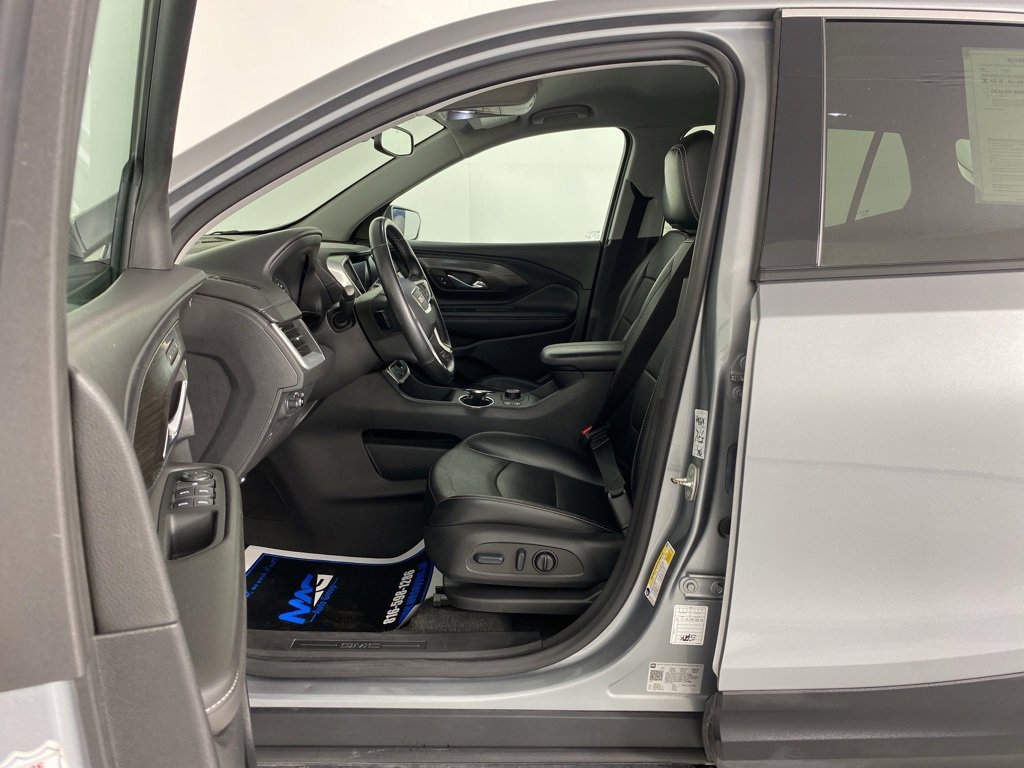 Used 2023 GMC Terrain SLT image 11