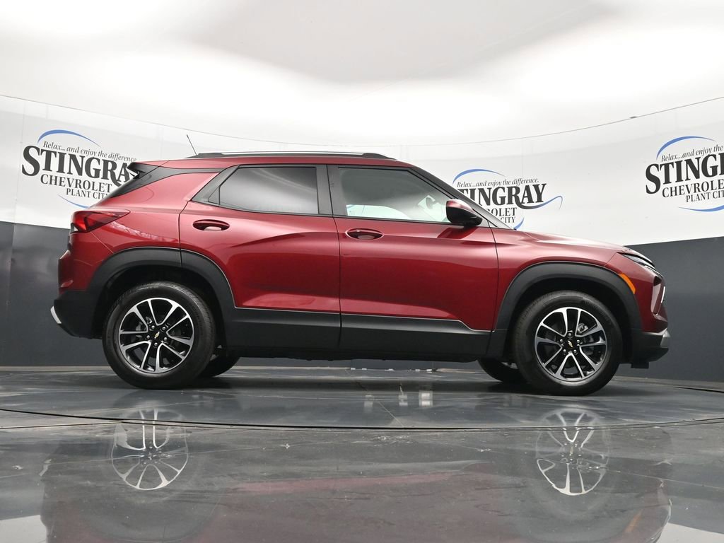 Used 2025 Chevrolet TrailBlazer LT w/ Convenience Package FWD image 24