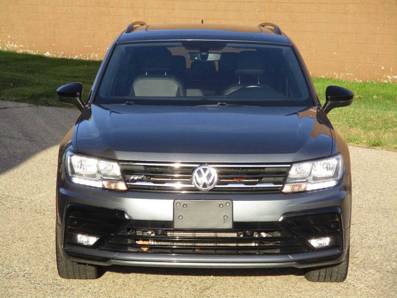 Used 2021 Volkswagen Tiguan SE R-Line FWD image 11