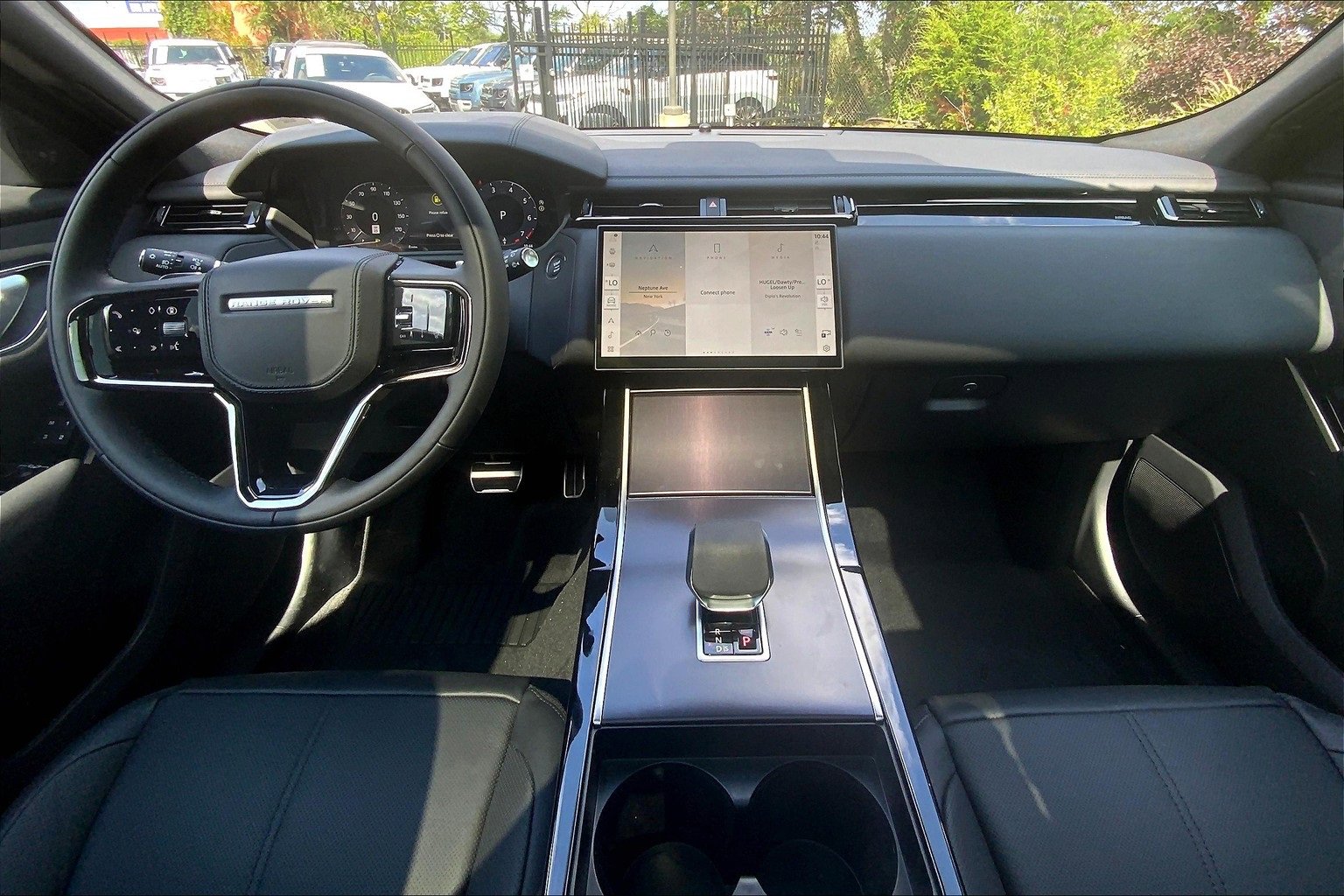 New 2026 Land Rover Range Rover Velar Dynamic SE image 5