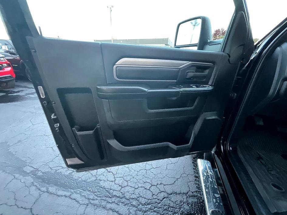 Used 2024 RAM 3500 Tradesman w/ Chrome Appearance Group image 12