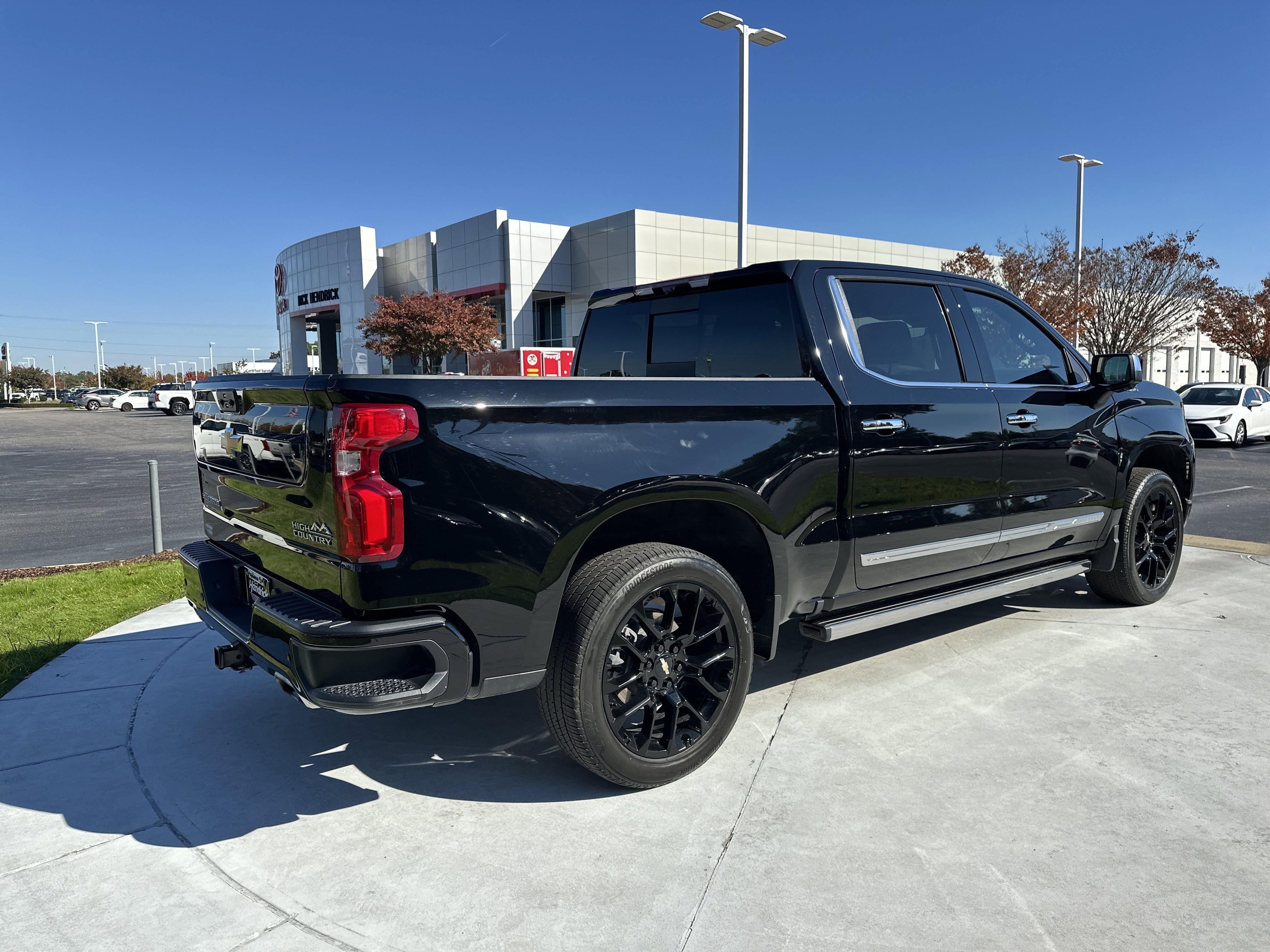 Used 2024 Chevrolet Silverado 1500 High Country w/ High Country Premium Package image 10