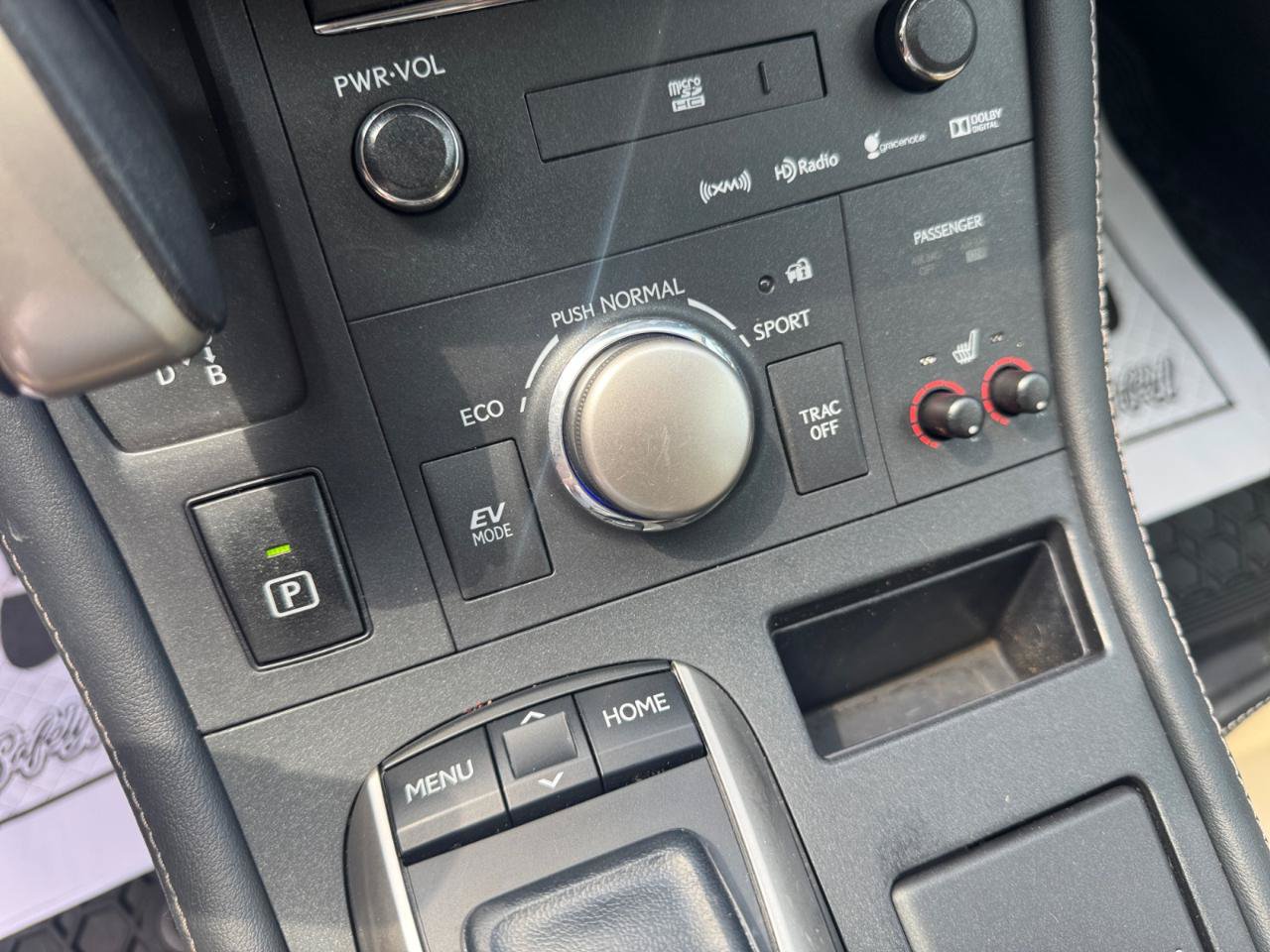 Used 2015 Lexus CT 200h w/ Navigation Package FWD image 17