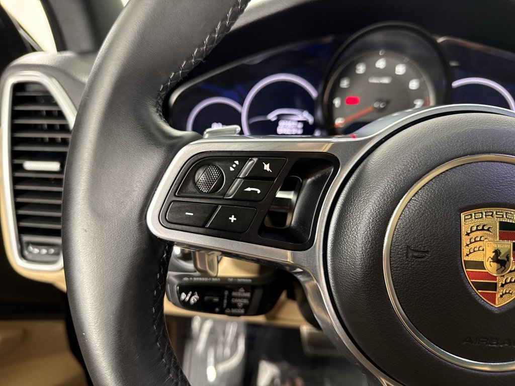 Certified 2023 Porsche Cayenne S Platinum w/ Premium Package Plus AWD/4WD image 38