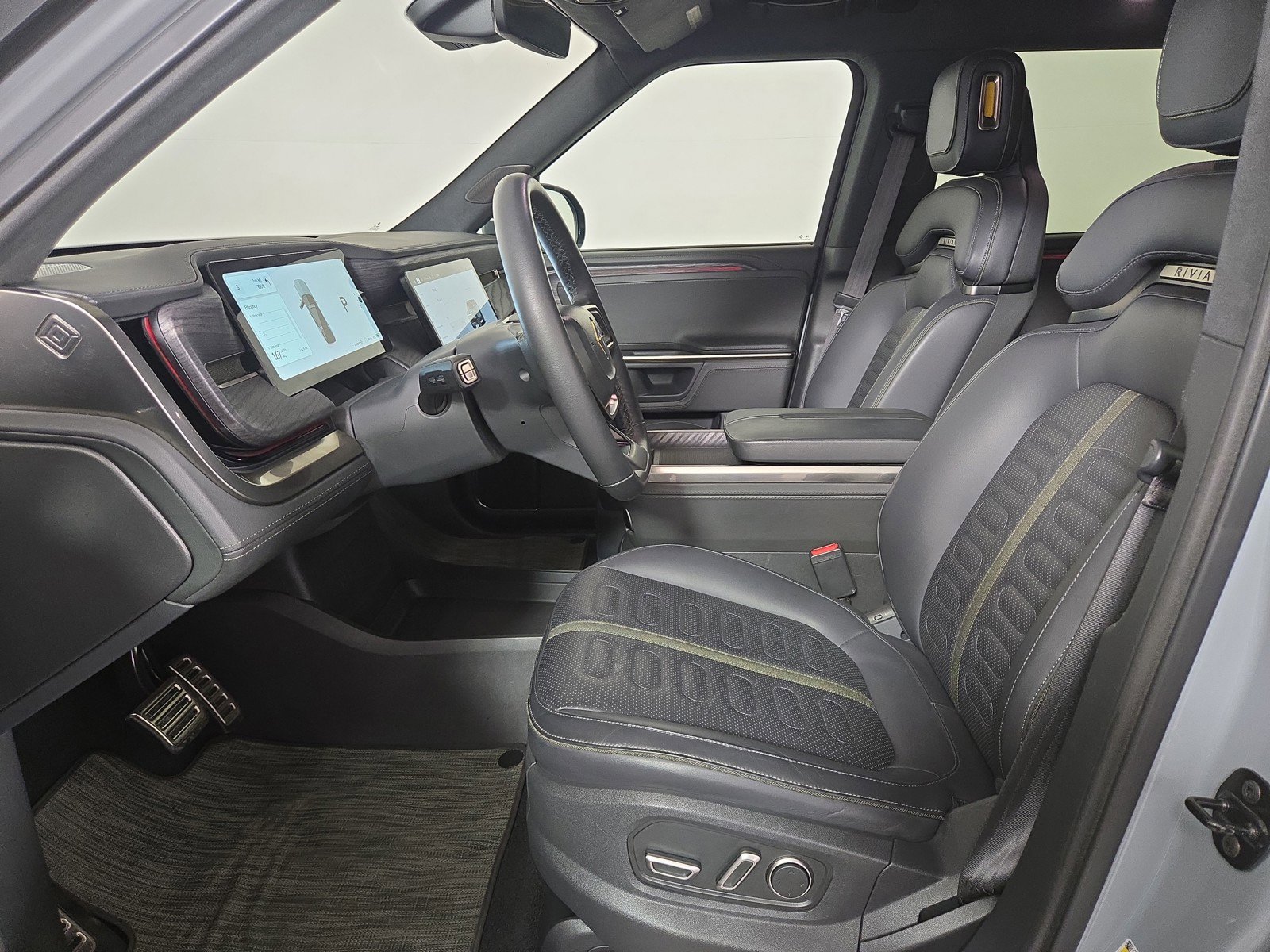 Used 2024 Rivian R1S Adventure AWD/4WD image 20