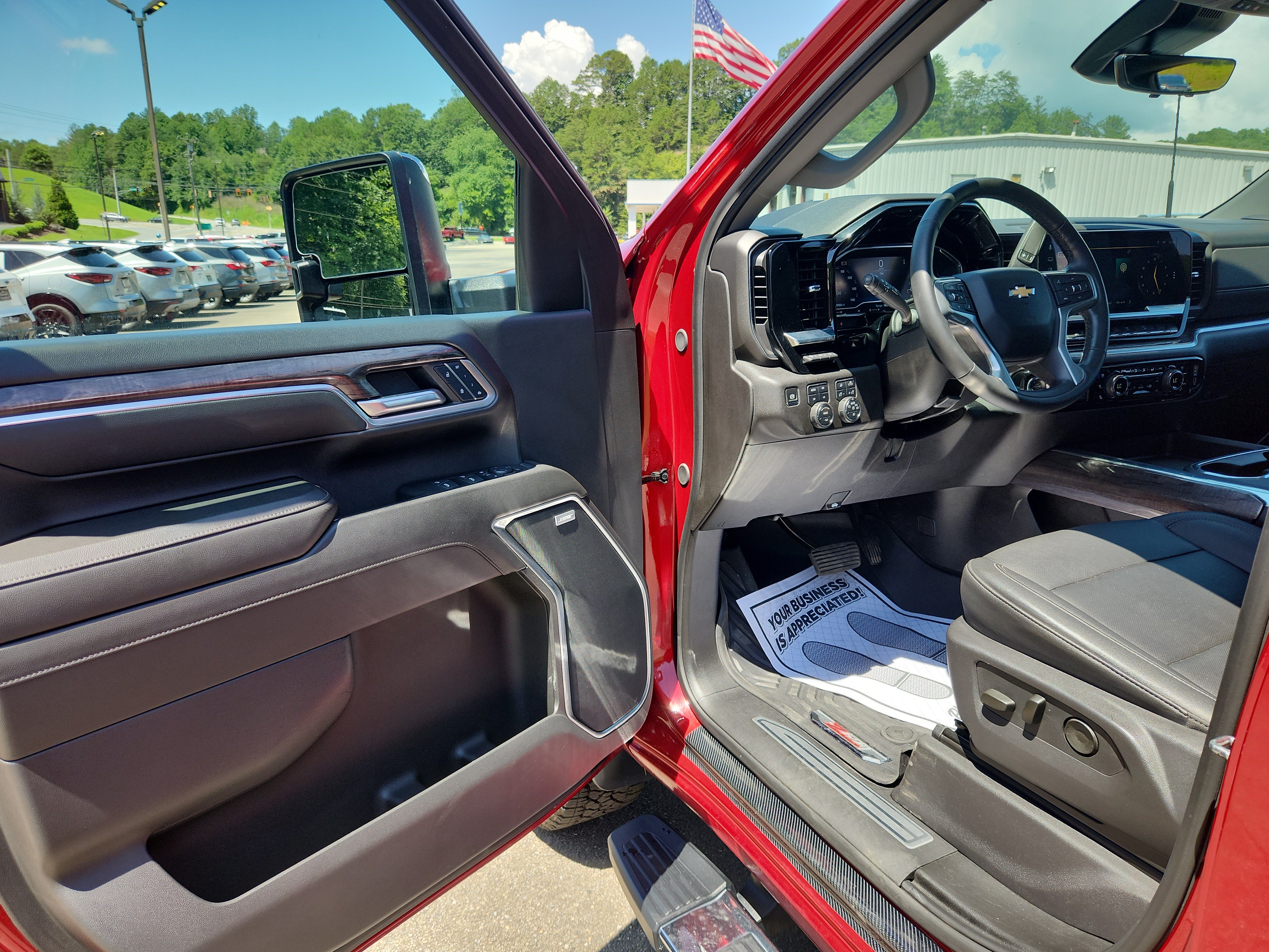Used 2024 Chevrolet Silverado 2500 LTZ w/ LTZ Premium Package AWD/4WD image 18