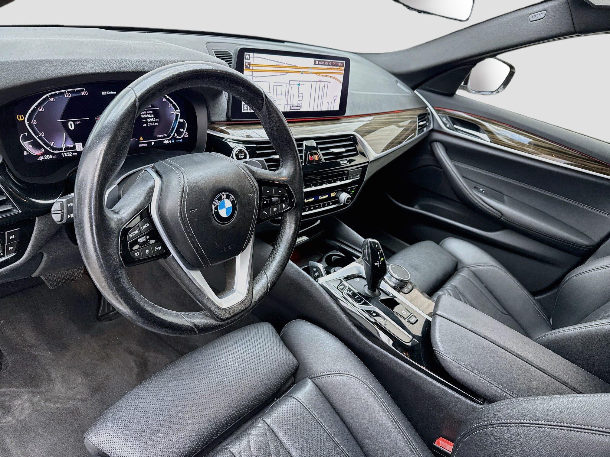 Used 2021 BMW 530e w/ Convenience Package RWD image 7