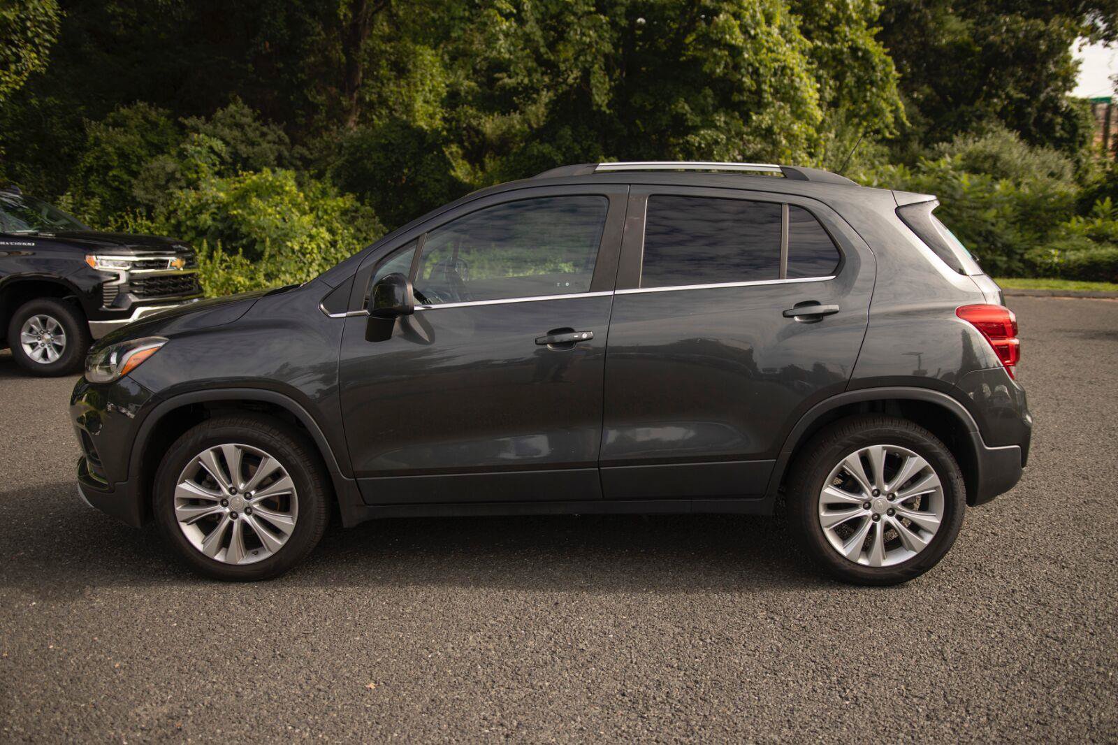 Used 2020 Chevrolet Trax Premier AWD/4WD image 19