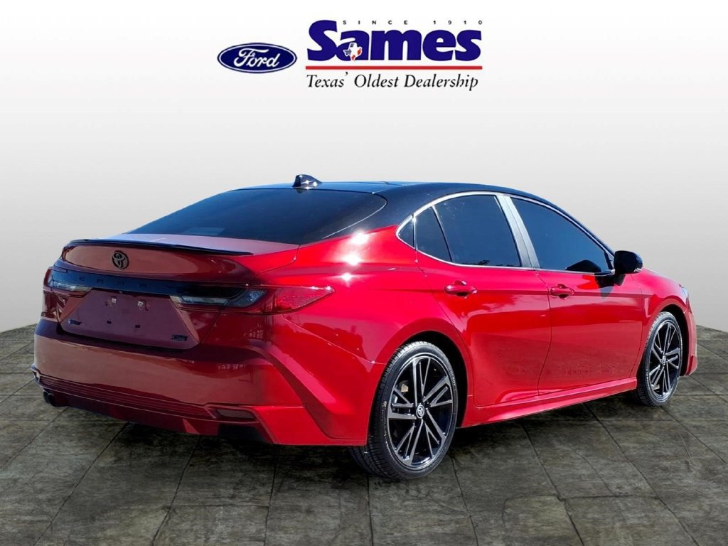 Used 2025 Toyota Camry XSE FWD image 3