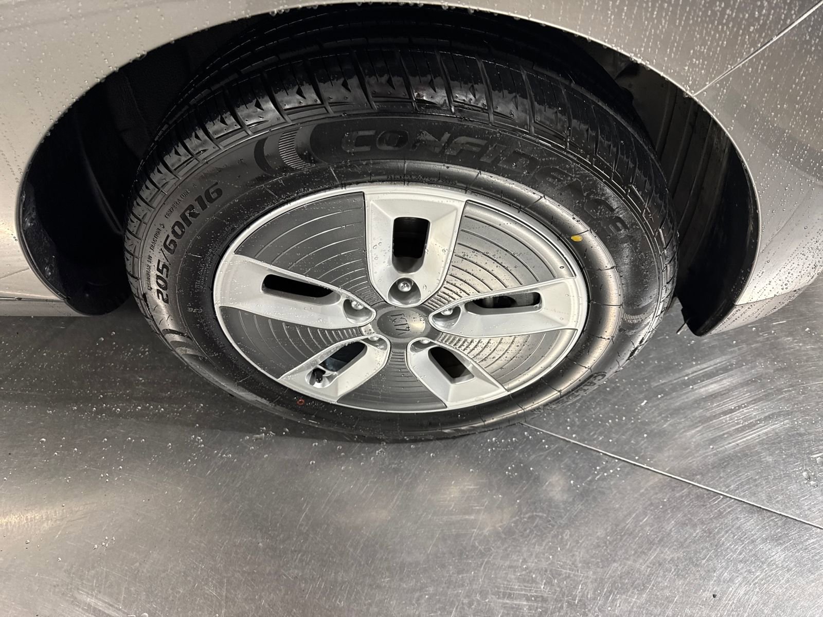Used 2018 Kia Soul EV + FWD image 14