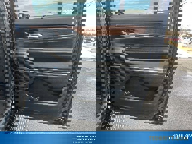 Used 2024 Jeep Grand Wagoneer L 4WD image 22