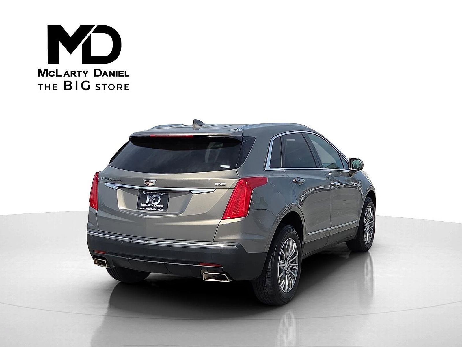 Used 2017 Cadillac XT5 Luxury w/ Driver Awareness Package image 5