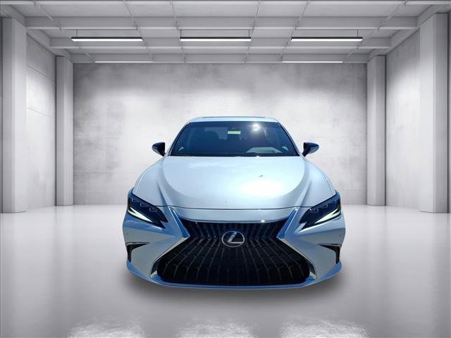 New 2025 Lexus ES 300h Ultra Luxury image 8